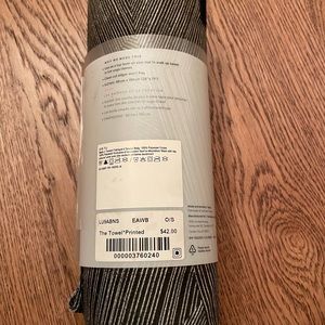 lululemon the towel yoga mat towel black and white